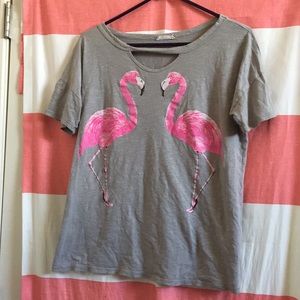 Cute flamingo tee!